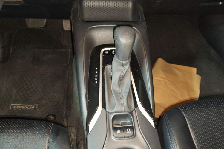 Used Toyota Corolla 2021 Dual-Motor 1.8L E-CVT Elite Edition Gear Lever