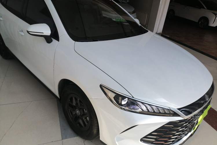 Used BYD Qin PLUS 2025 DM-i Smart Drive 55KM Leading Model Front Right 45 Deg