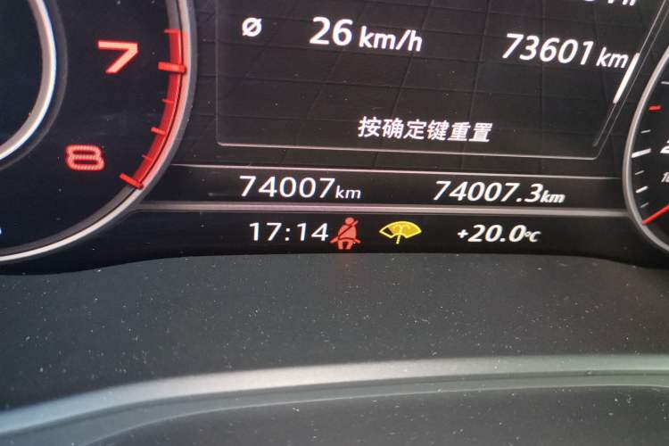 Used Audi Q5L 2018 45 TFSI Prestige Fashion Edition China V Emission Standard Odometer Close Up