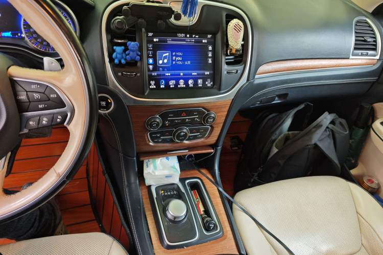 Used Chrysler 300C 2016 3.0L Supreme Edition Audio And AC Panel