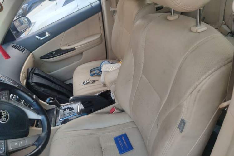 Used BYD G6 2013 1.5TID Automatic Luxury Model
