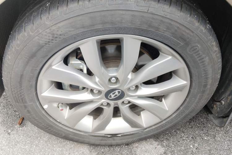 Used Hyundai Elantra (5th Generation / Langdong) 2015 1.6L Automatic Fashion Model Exterior 1