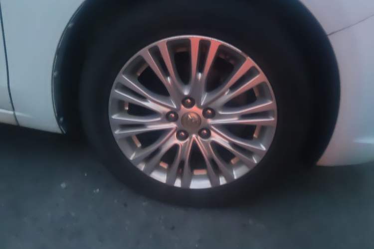 Used Buick GT 2016 15N Automatic Elite Edition Right Front Wheel Hub