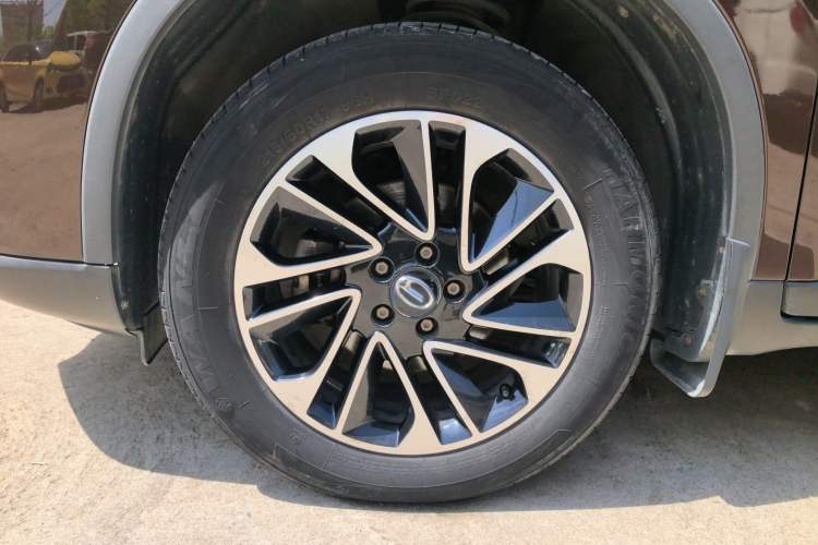 Used GAC Trumpchi GS4 2017 235T Automatic Two-Wheel Drive Elite Edition Left Front Wheel Hub