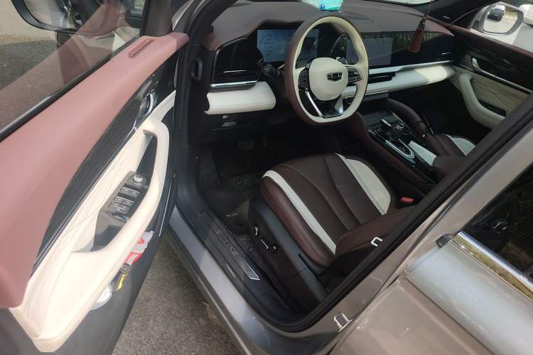 Used Geely Auto Monjaro L 2021 2.0TD High-Power Automatic All-Wheel-Drive Flagship Version Driver Seat