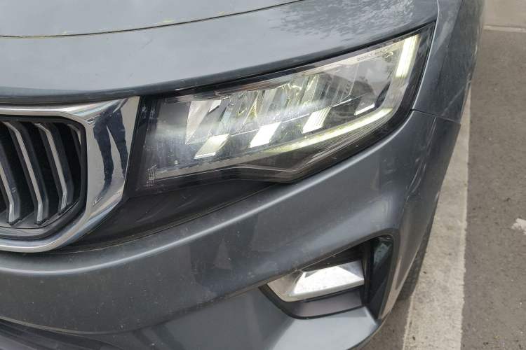 Used Geely Auto Haoyue 2022 1.8TD Automatic Prestige 7-Seater Left Front Headlight