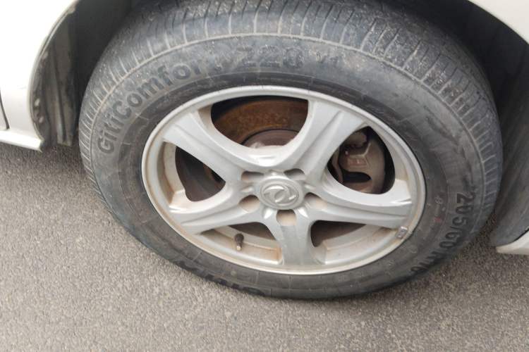 Used Dongfeng Shuaike 2011 1.6L Manual Comfort 7-Seater
