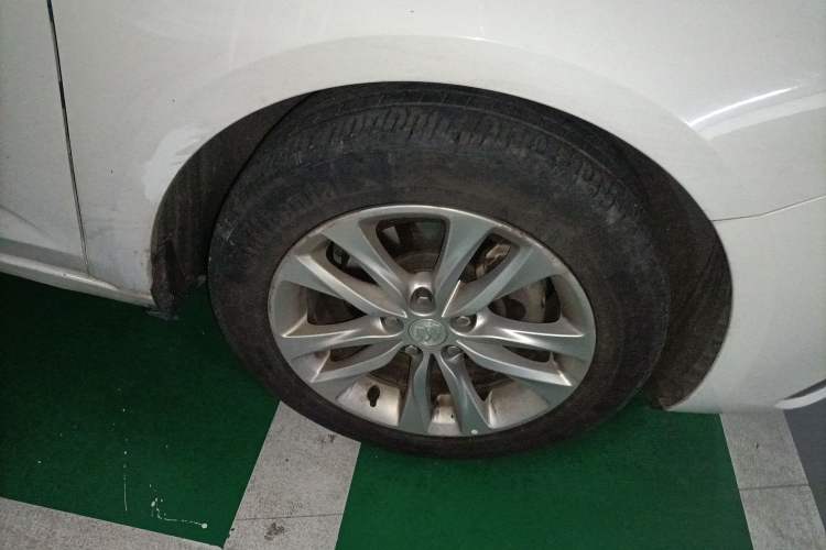 Used Buick Verano 2017 Sedan 20T Dual-Clutch Leading Model Right Front Wheel Hub