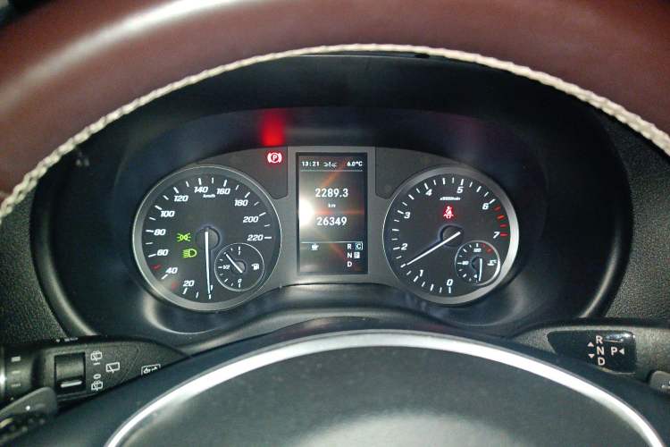 Used Mercedes-Benz Vito 2023 2.0T Business Version 7 Seats