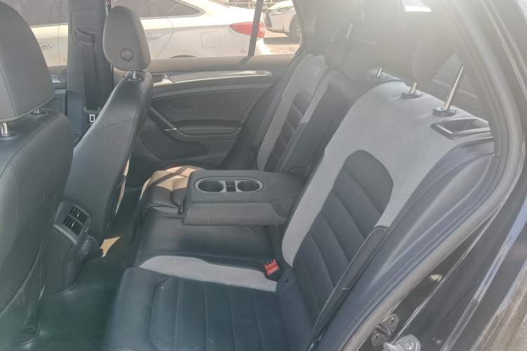 Used Volkswagen Golf 2019 280TSI DSG R-Line China VI Standard Left Rear Seat