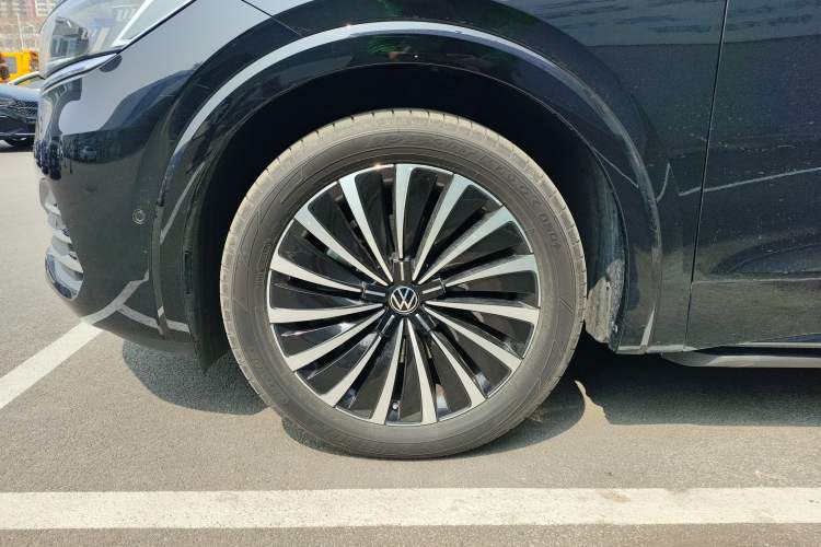 Used Volkswagen Viloran 2024 380TSI Premium Edition Left Front Wheel Hub