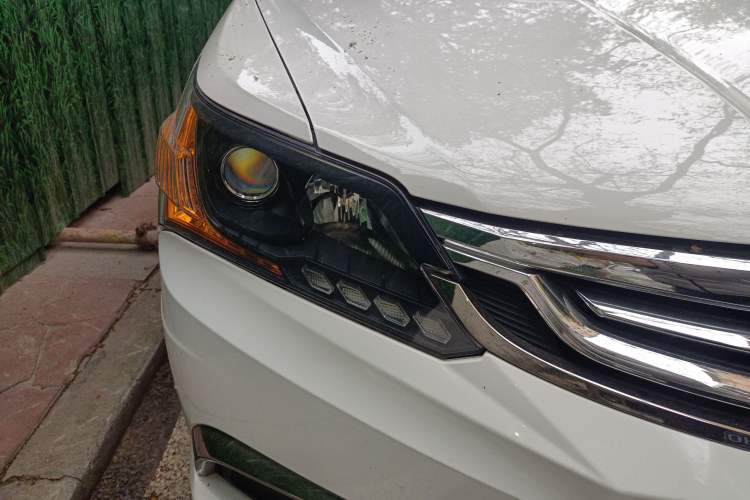 Used Everus S1 2014 1.3L Automatic Comfort Edition
