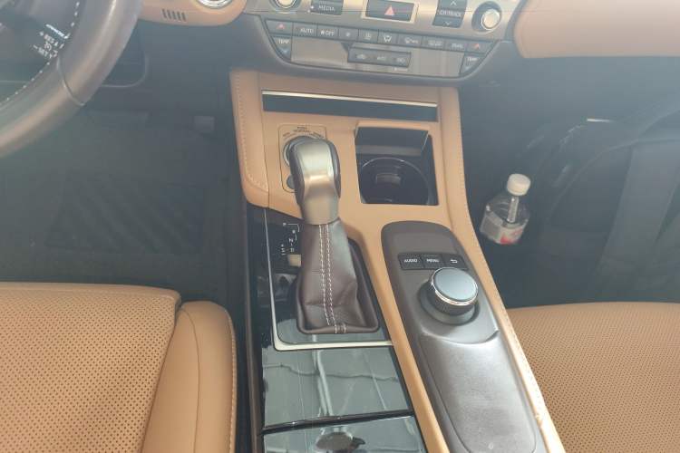 Used Lexus ES 2015 200 Elite Edition Gear Lever