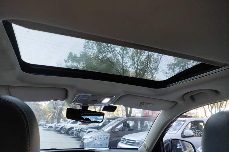 Used Geely Auto Vision X6 2016 1.8L Manual Luxury Model
