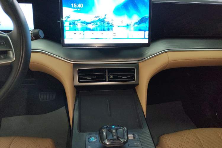 Used BYD Song L DM-i 2024 112 km Leading Edition Audio And AC Panel