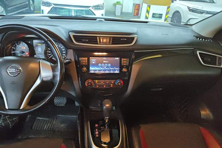 Used Nissan Qashqai 2017 2.0L CVT Smart Enjoyment Version China VI Standard Audio And AC Panel