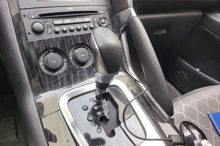 Used Peugeot 3008 2015 2.0L Automatic Classic Edition