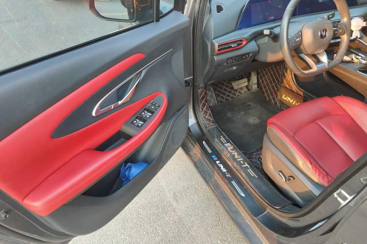 Used CHANGAN UNI-T 2020 1.5T Prestige Version