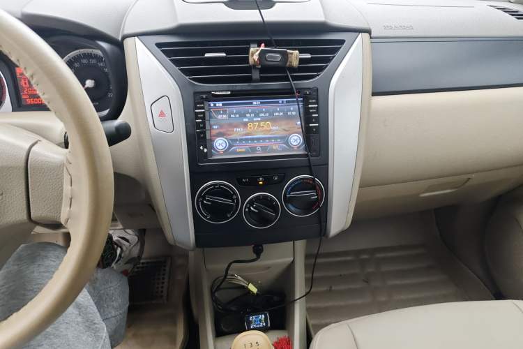 Used Venucia D50 2013 1.6L Manual Fashion Edition
