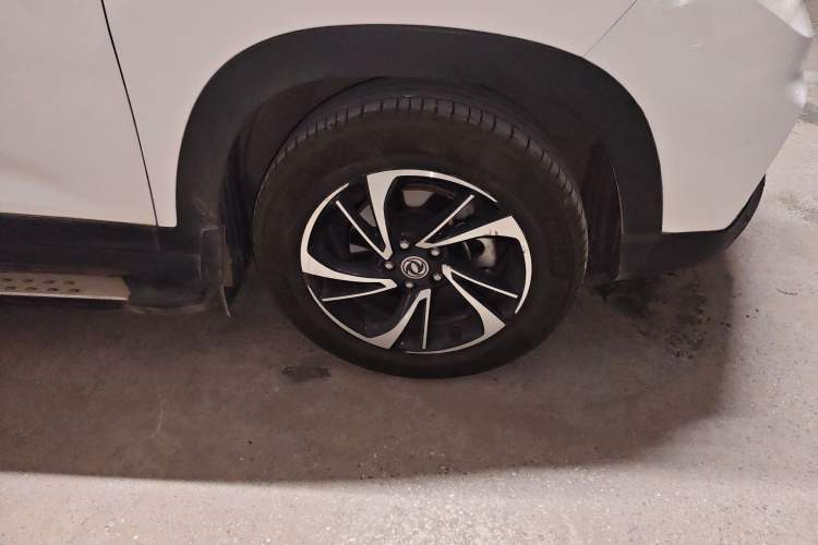 Used Dongfeng Fengon S560 2018 1.8L CVT Prestige Model Right Front Wheel Hub