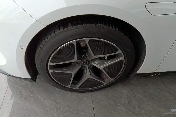 Used Lotus EMEYA 2024 EMEYA L+
