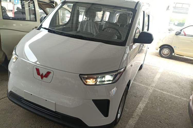 Used Wuling Yangguang 2025 Model 400km Bus Edition—Comfort Edition