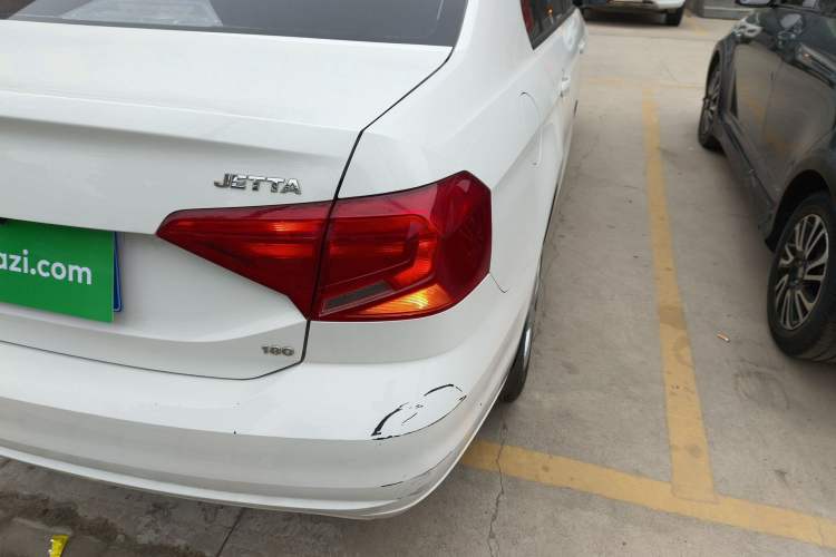 Used Volkswagen Jetta 2017 1.5L Manual Fashion Edition