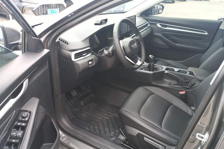 Used Geely Auto Emgrand 2025 4th Generation 1.5L Manual – Dragon Edition
