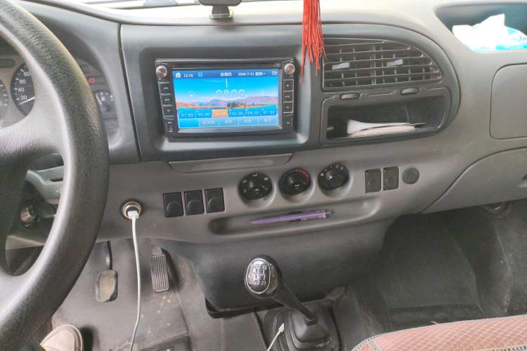 Used Ford Classic Transit 2015 2.8T Diesel Multi-Function Vehicle Short Wheelbase 6-Seater Mid-Roof Edition JX493ZLQ4 Audio And AC Panel