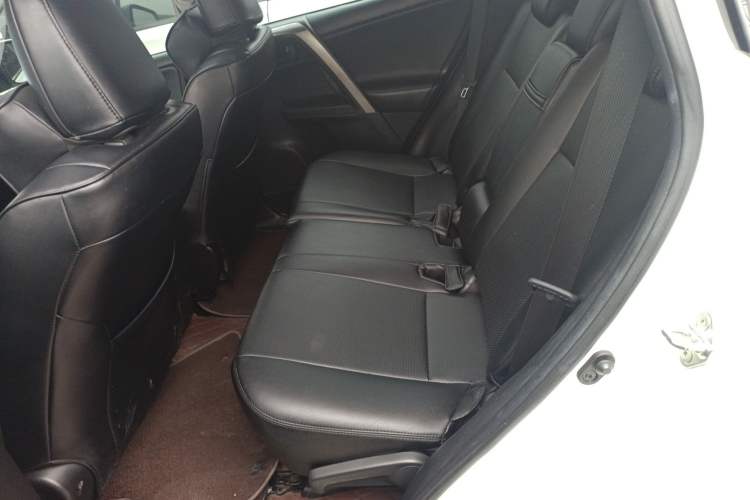 Used Toyota RAV4 2015 2.0L CVT Two-Wheel Drive Fashion Edition