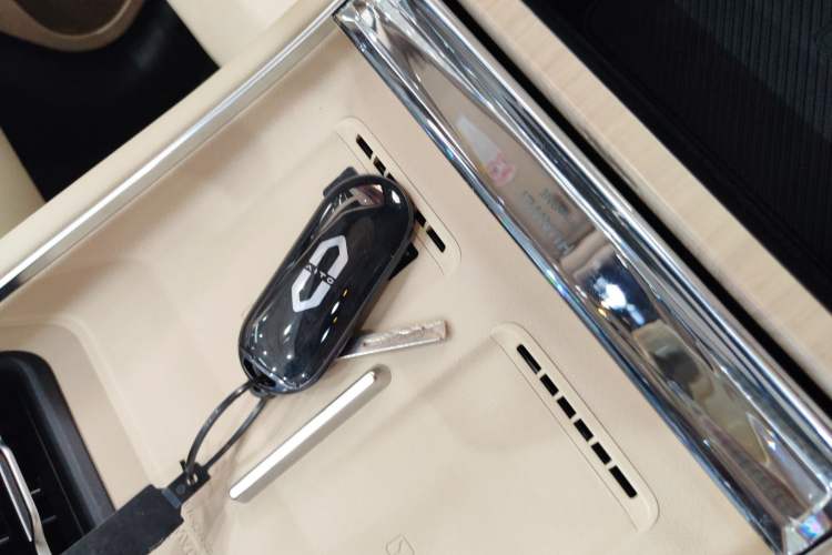 Used Hima AITO M5 2025 Extended-Range Ultra All-Wheel-Drive Version Interior 1