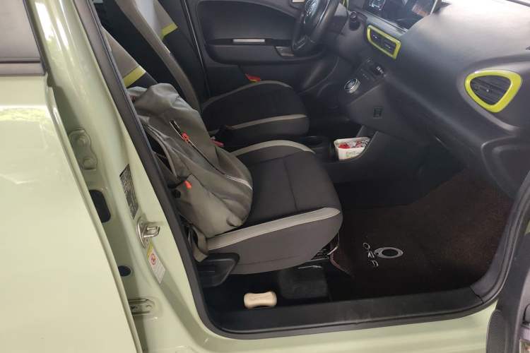 Used ORA White Cat 2022 Upgraded Model 305km Range Luxury Version Lithium-Ion Battery