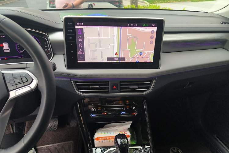 Used Volkswagen Tayron 2023 330TSI Two-Wheel-Drive R-Line High-Energy Version Audio And AC Panel