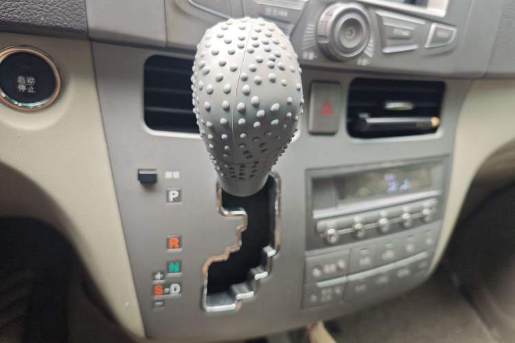 Used BYD M6 2015 2.4L Automatic Prestige Edition
