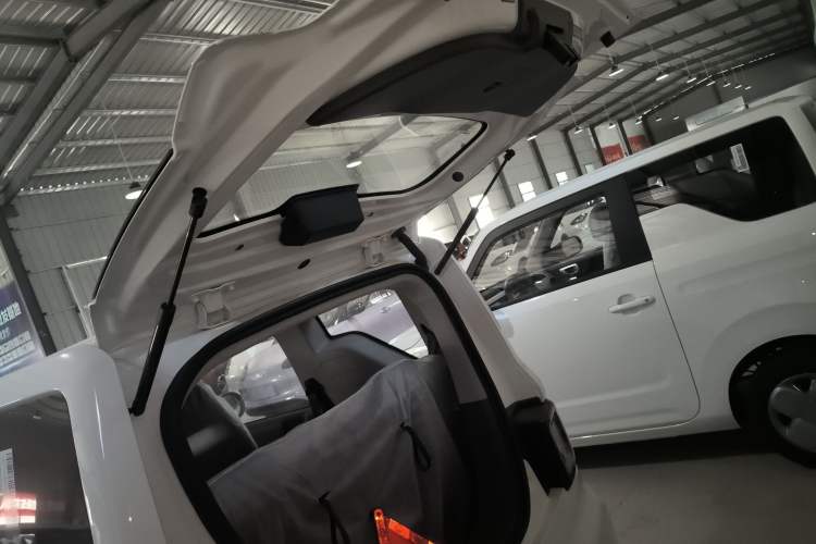 Used Geely Galaxy Panda 2024 Panda Mini 200km Endurance Bear Trunk