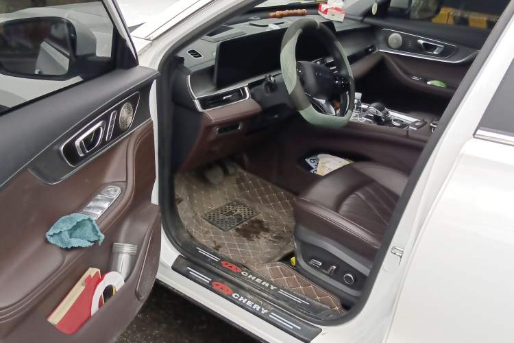 Used Chery Tiggo 8 PRO 2024 Champion Edition 390T Two-Wheel Drive Peak Version 5 Seats
