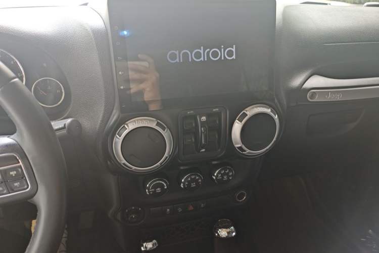 Used Jeep Wrangler 2015 2.8TD Sahara Four-Door Comfort Edition