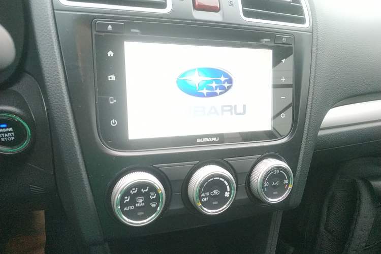 Used Subaru XV 2016 2.0i Comfort Navigation Edition Audio And AC Panel