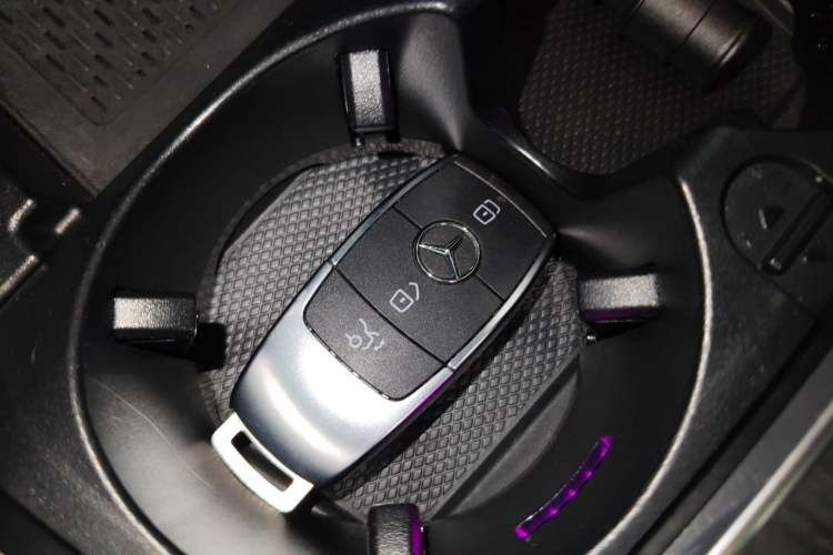 Used Mercedes-Benz C-Class 2020 Restyled C 260 L Sport Edition Vehicle Key