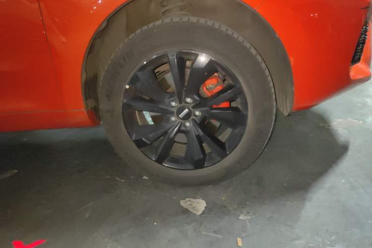Used Wey VV5 2019 1.5T Two-Wheel-Drive Orange Edition Limited Model Right Front Wheel Hub