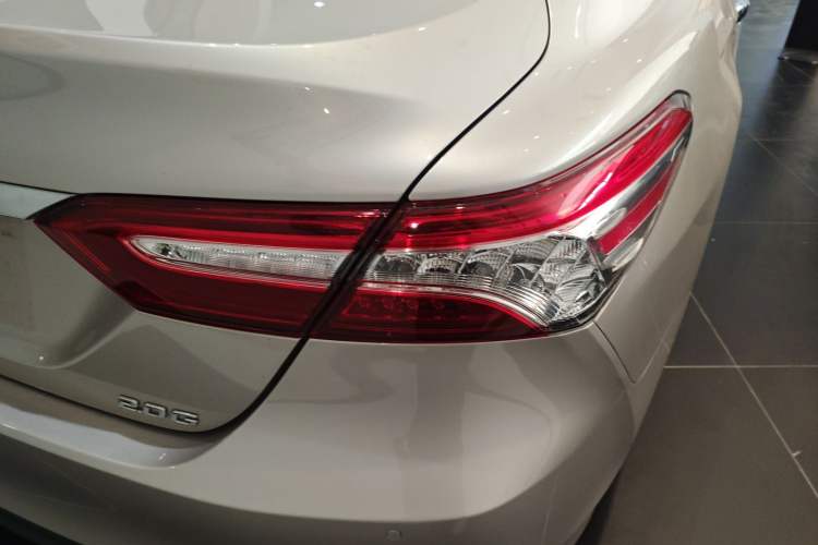 Used Toyota Camry 2021 2.0G Luxury Edition
