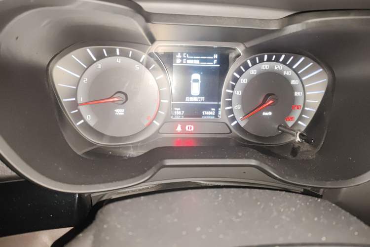 Used GAC Trumpchi GS4 2015 200T Manual Luxury Edition Odometer Close Up