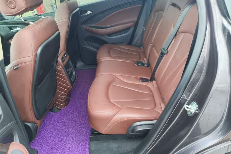 Used Buick Envision 2017 28T Four-Wheel Drive Luxury Model Left Rear Seat