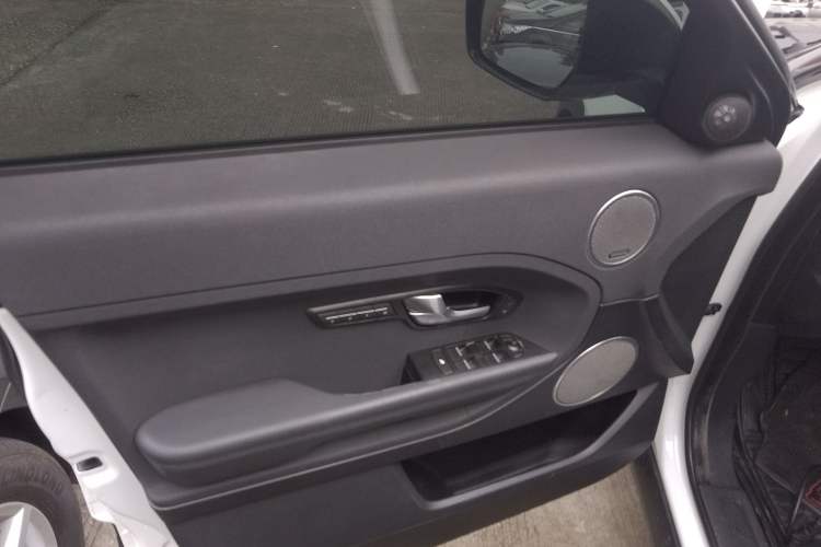 Used Land Rover Range Evoque 2015 2.0T Five-Door Zhiyao Edition
