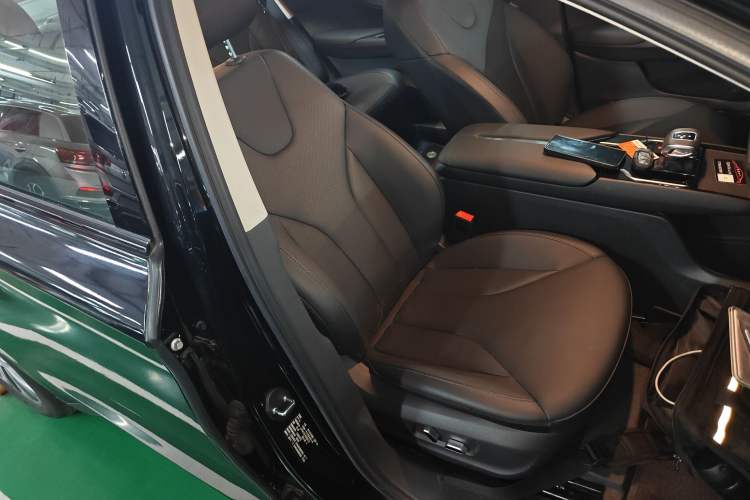 Used Hongqi E-QM5 2024 500km Range Edition
