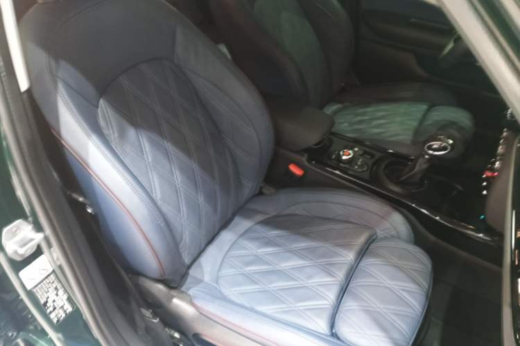 Used MINI Clubman 2018 2.0T COOPER S Artist Right Front Seat