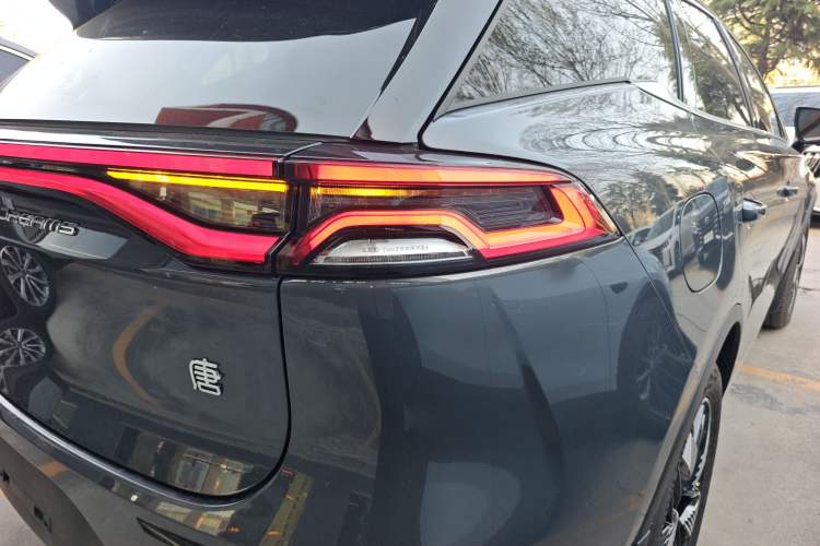 Used BYD Tang New Energy 2023 DM-i Champion Edition 112KM Prestige Model Exterior 3