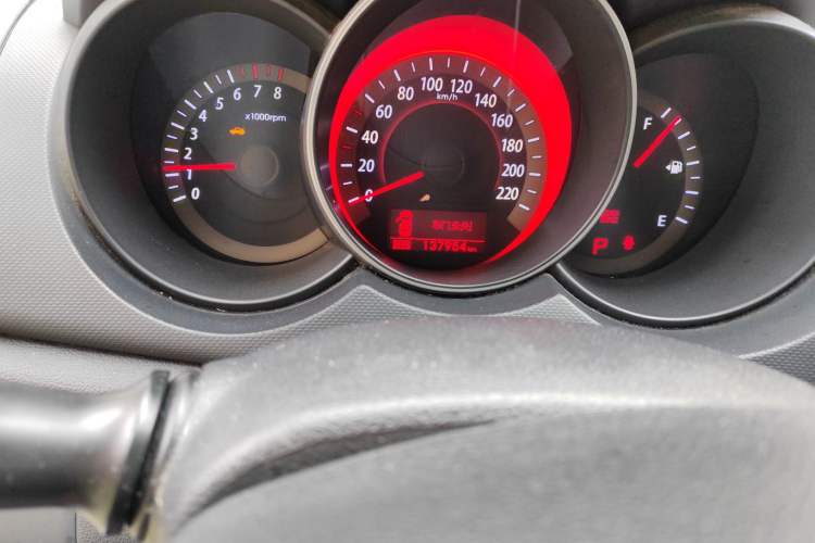 Used Kia Forte 2011 1.6L AT Premium Odometer Close Up