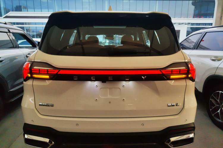 Used Geely Auto Haoyue L 2023 2.0T DCT Flagship Version Rear