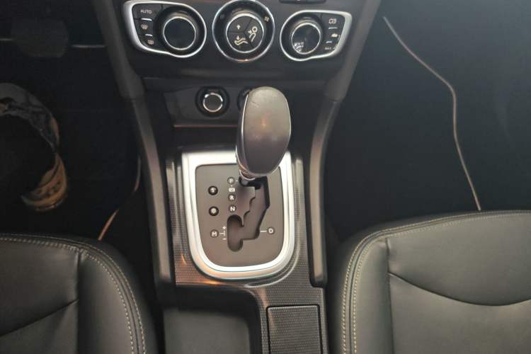 Used Citroen C4L 2014 1.6THP Intelligent Drive Automatic Dynamic Model Gear Lever